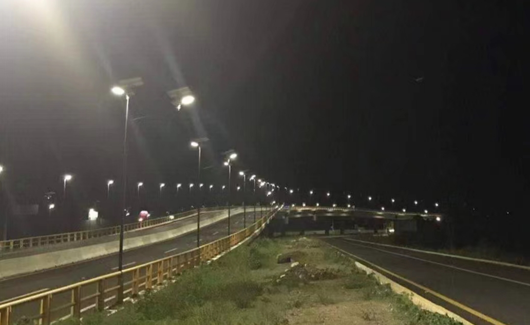 太陽(yáng)能路燈一體式好還是分體式的好